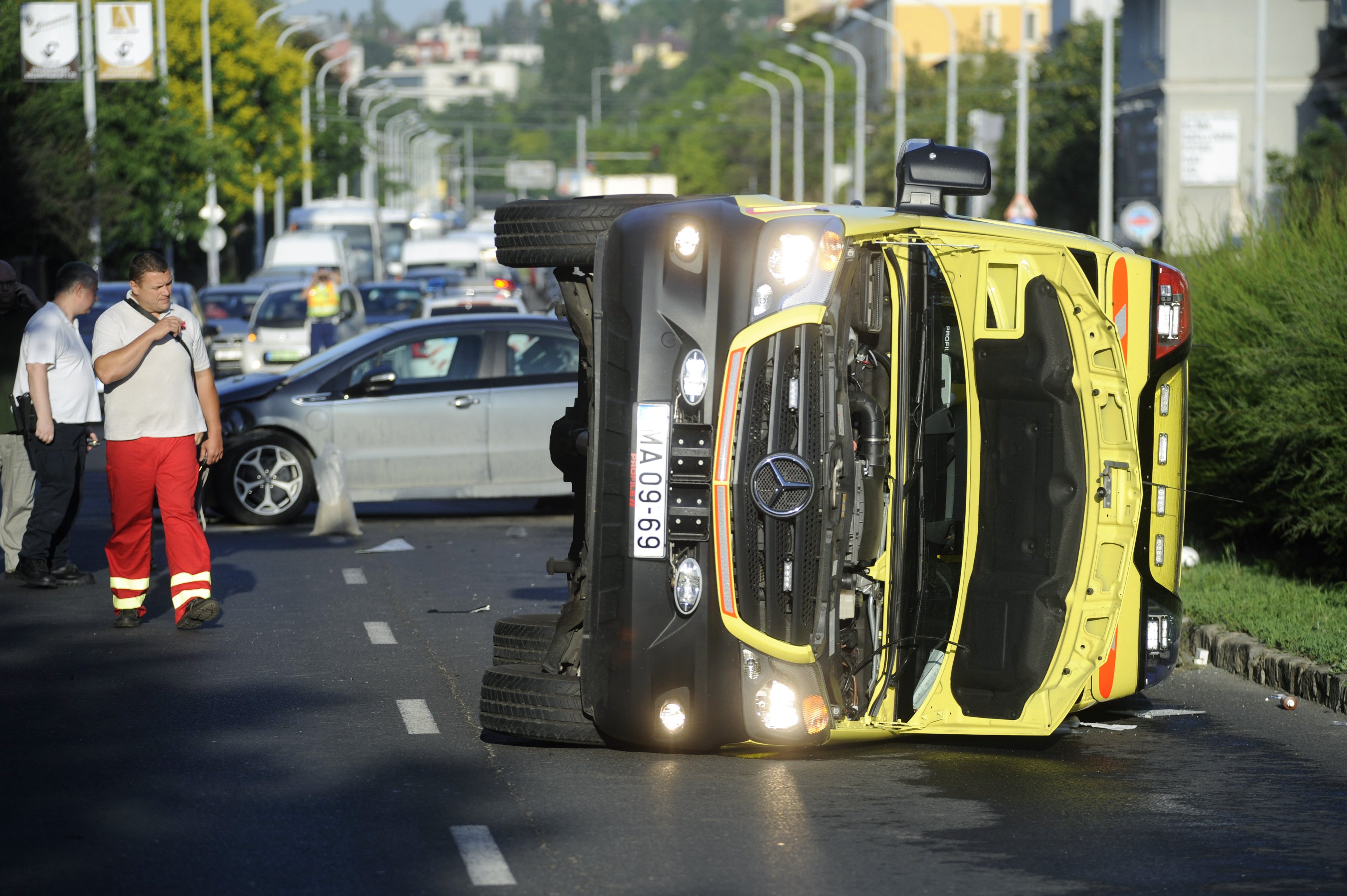 Mentõautó ütközött a XI. kerületben - Startlap