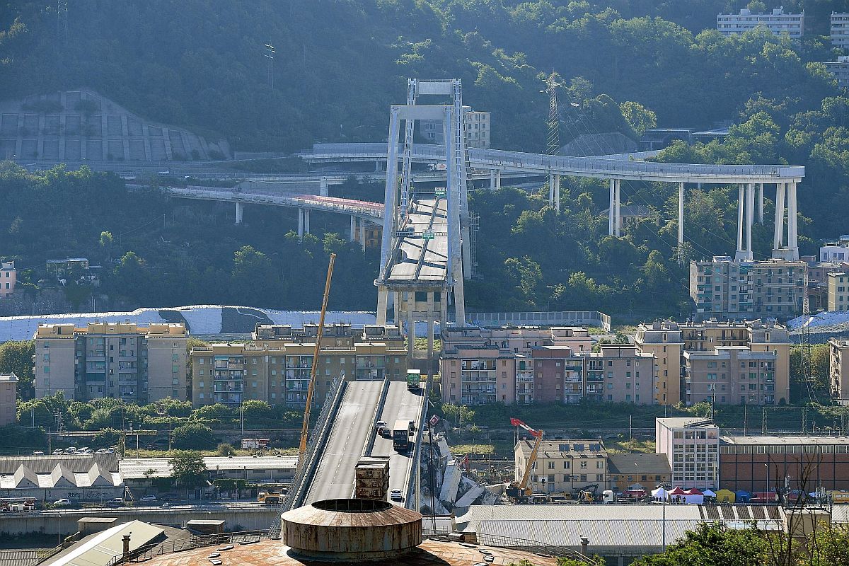Hídomlás Genova közelében - Startlap