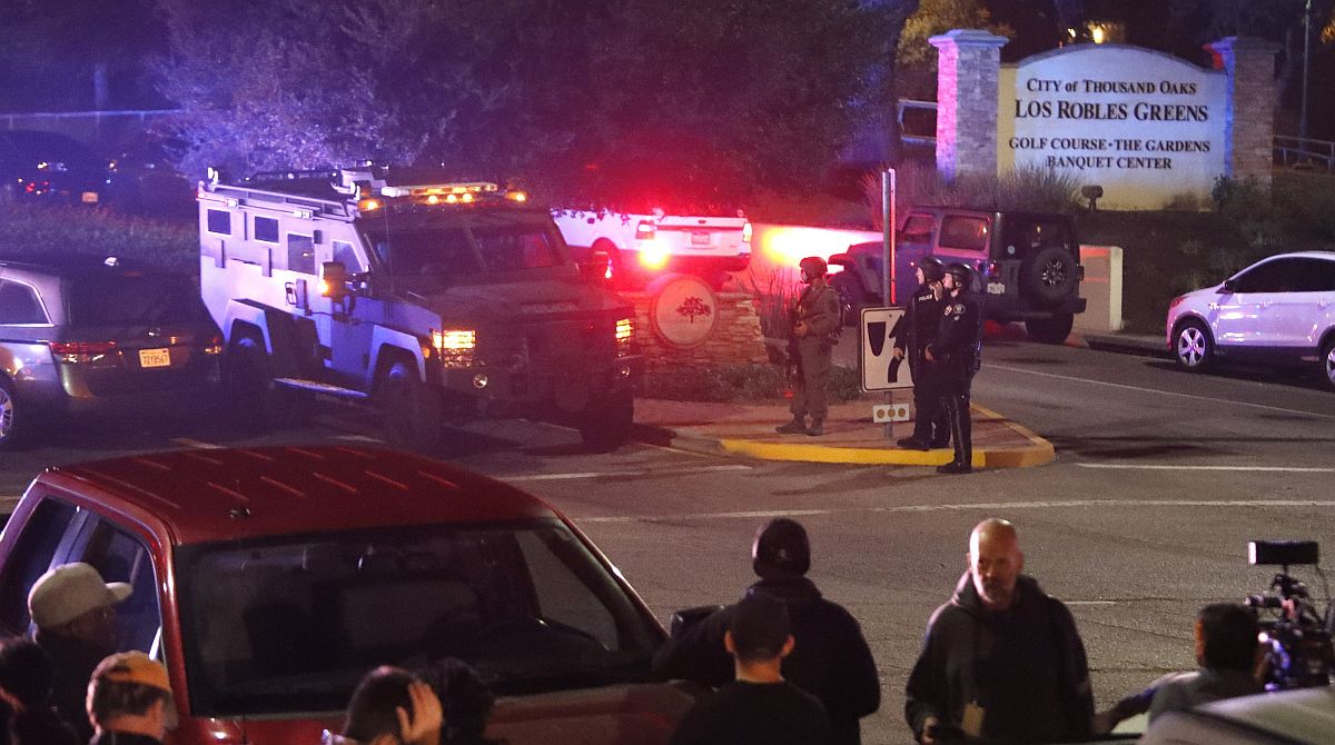 Lövöldözés egy dél-kaliforniai bárban - Startlap