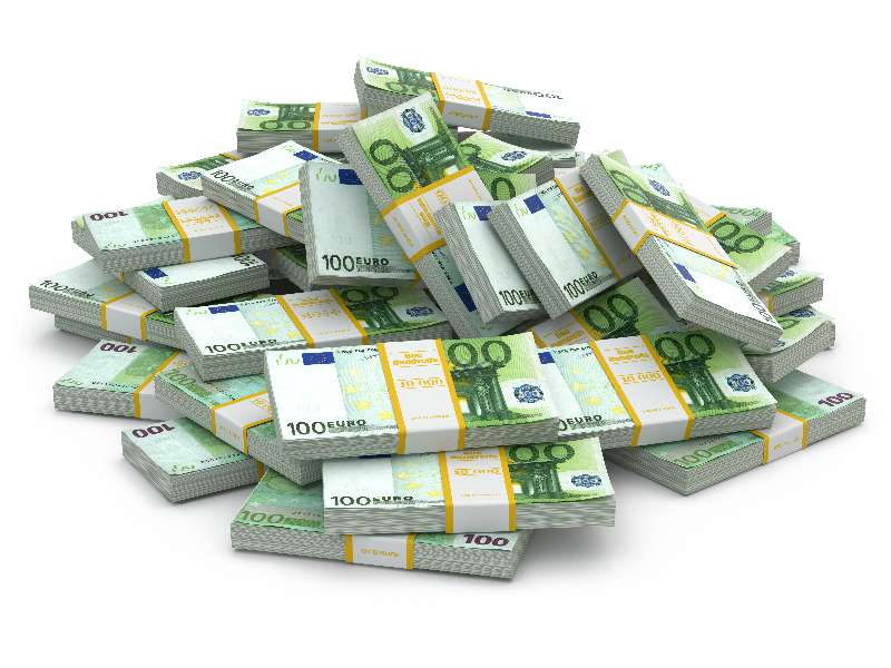 Heap packs euro. Lots of cash money. - Startlap