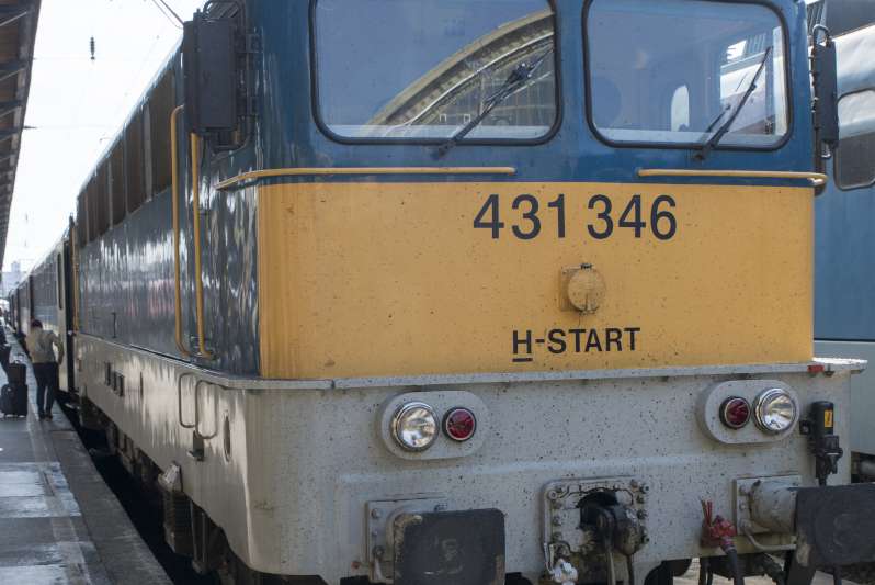 MÁV Class V43 locomotive - Startlap