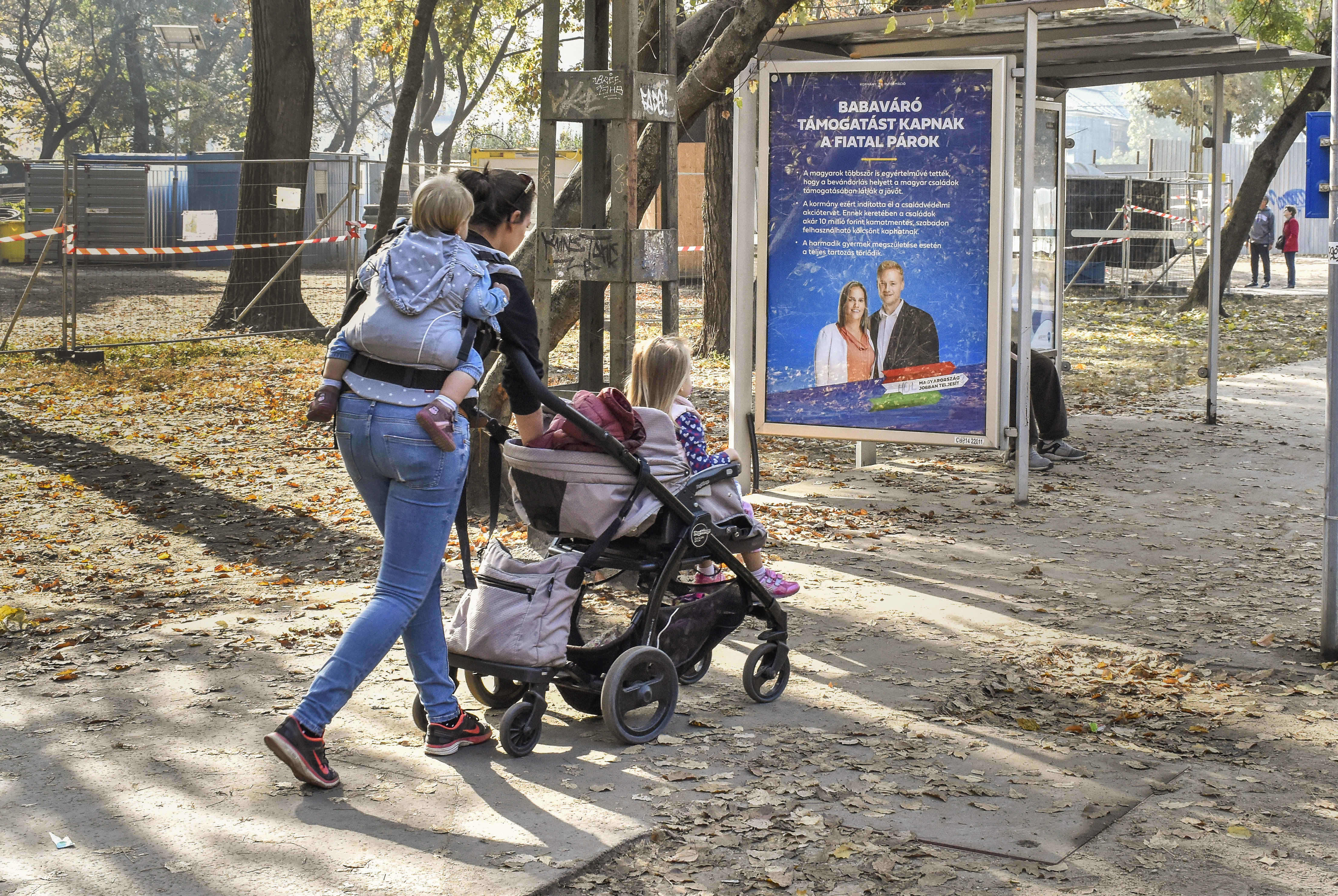 Életkép - Budapest - Babaváró támogatás plakát - Startlap