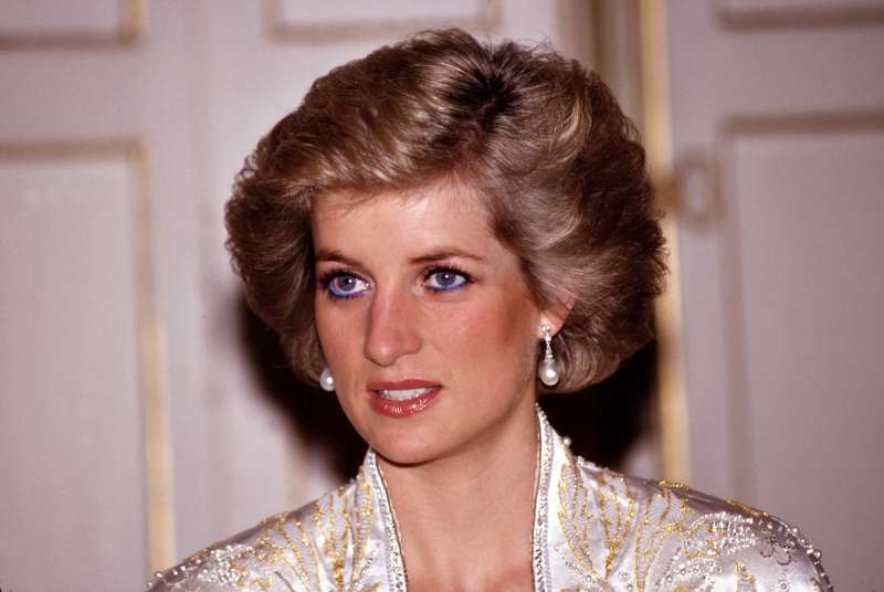 Diana Princess of Wales at a dinner given by President Mitterand at the Elysee Palace in Paris - Startlap