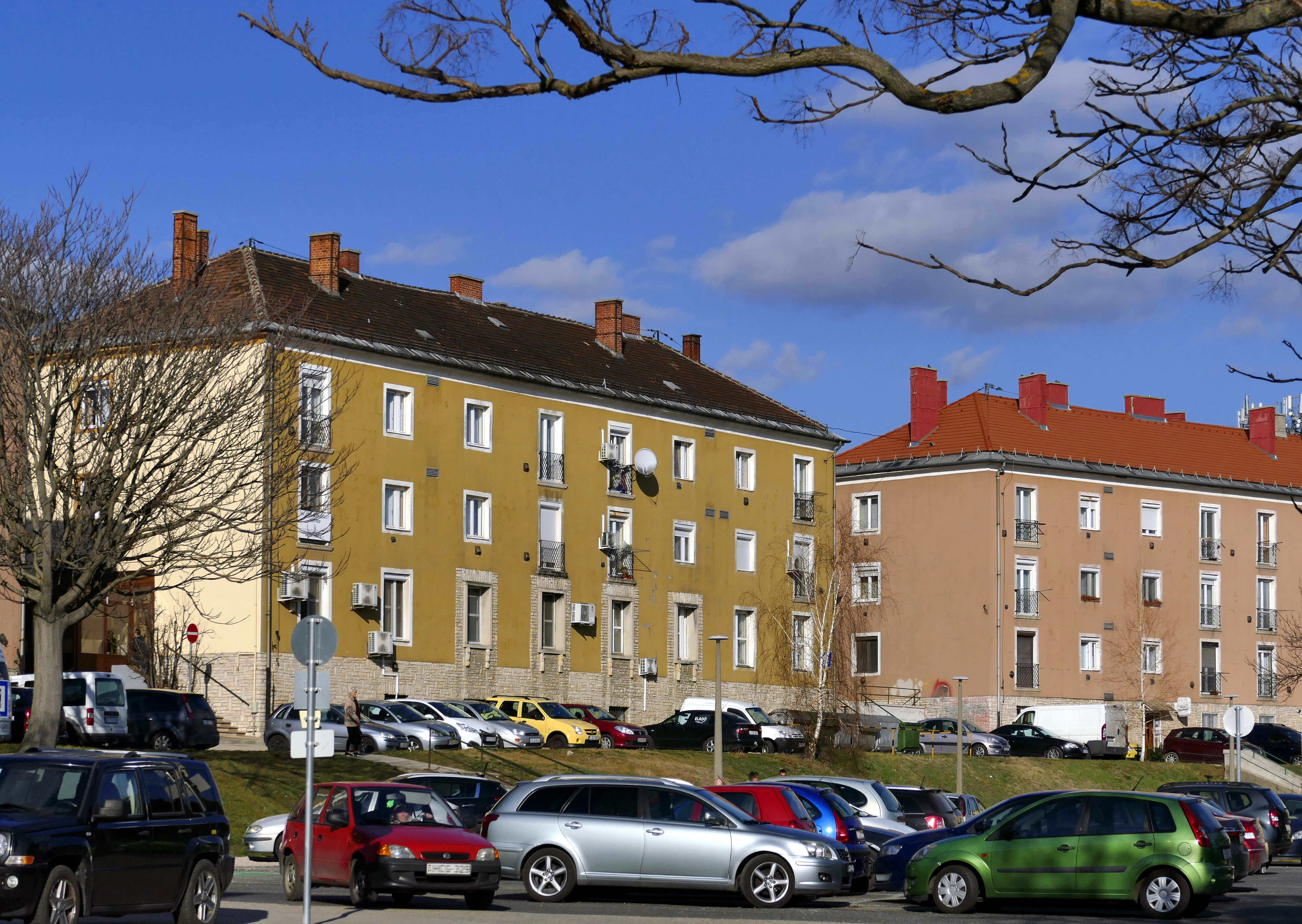 Városkép - Várpalota - Szent István út - Startlap