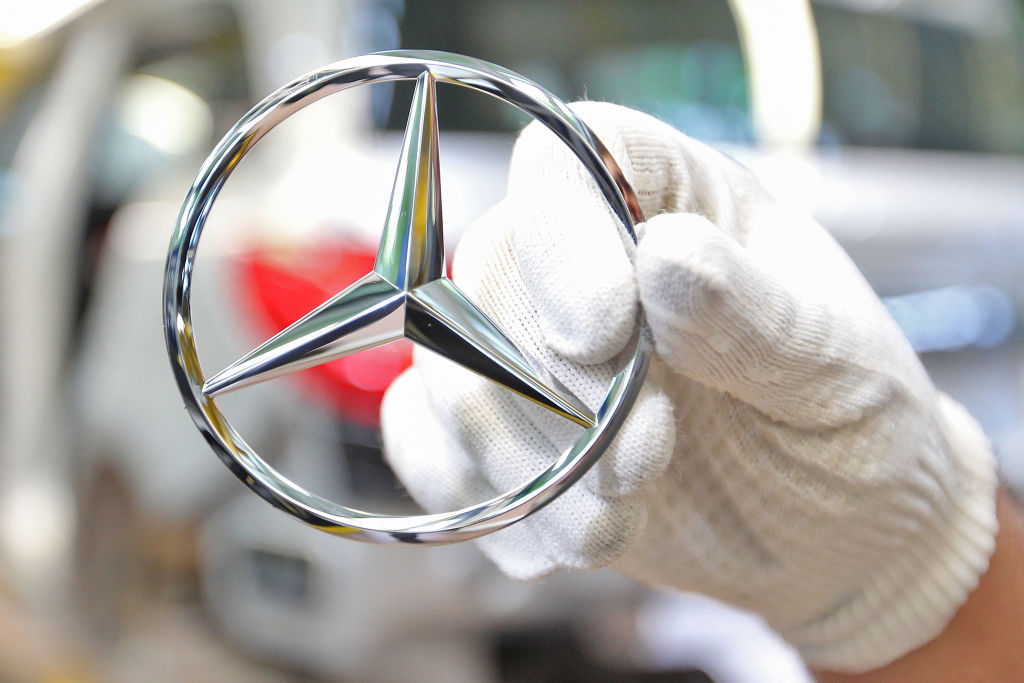 Mercedes-Benz Launches New A-Class Production - Startlap