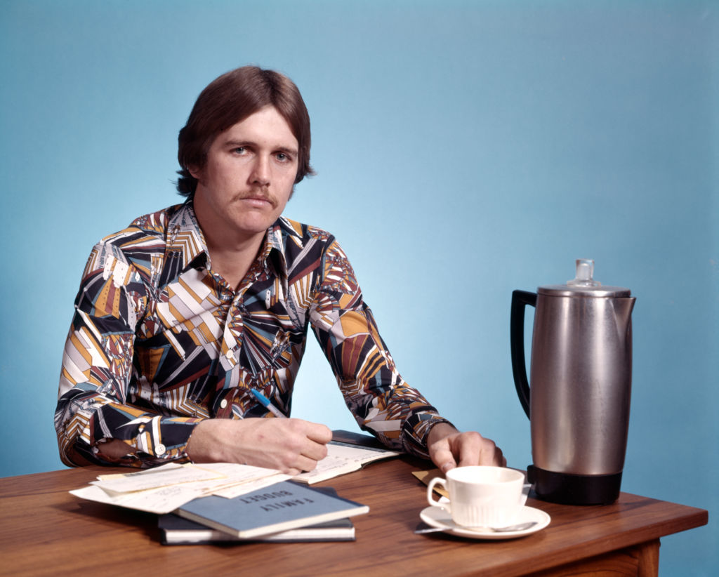 1970s DOUR MAN WEARING... - Startlap
