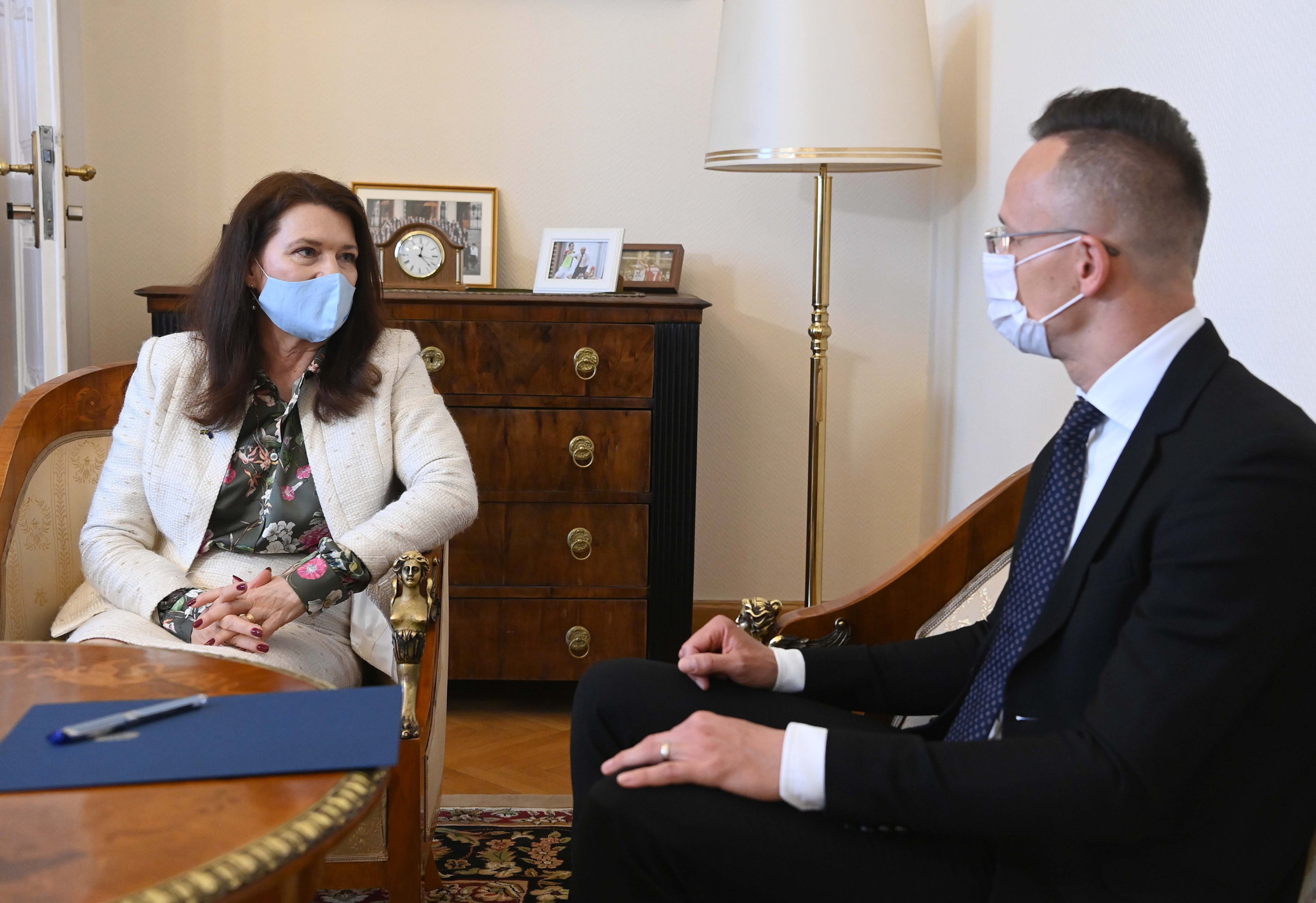 LINDE, Ann; SZIJJÁRTÓ Péter - Startlap