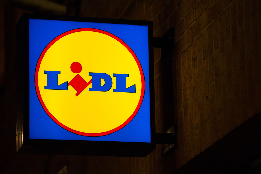 Lidl logo seen at Kungsportavenyen in Gothenburg - Startlap