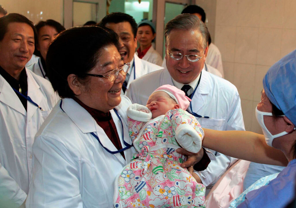 Beijing Greets The Birth Of The 1.3 Billionth Mainland Baby - Startlap