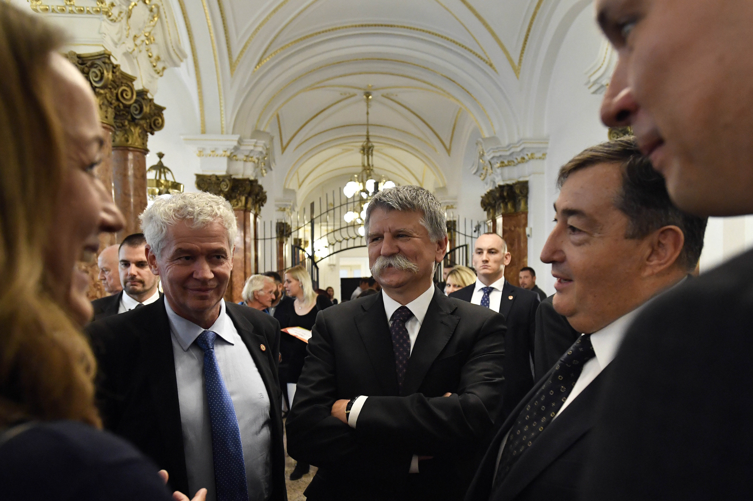 Hergár Eszter; KÖVÉR László; MÉSZÁROS Lõrinc; POLT Péter; BALOG Ádám - Startlap