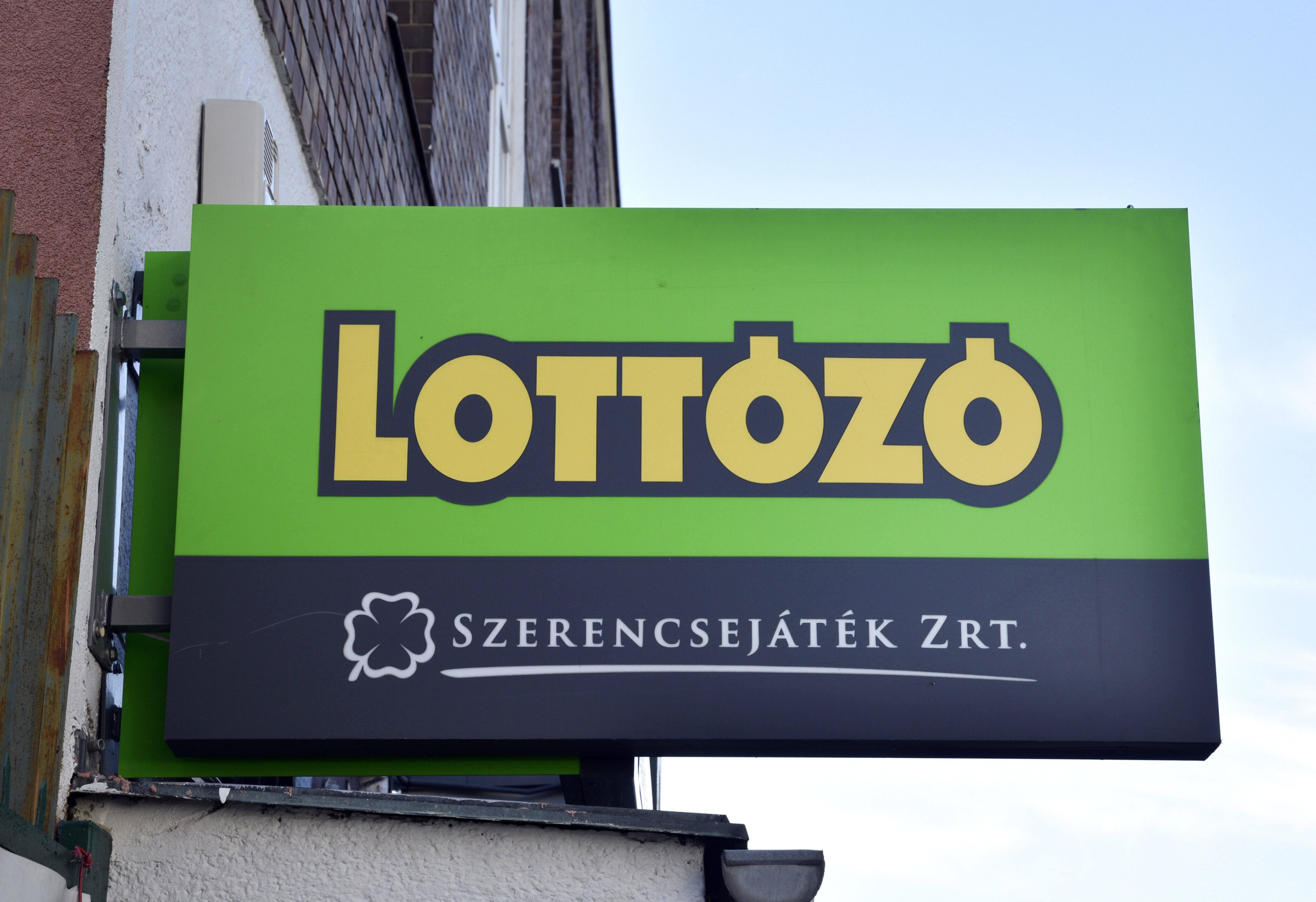 Szerencsejáték - Budapest - Lottózó - Startlap
