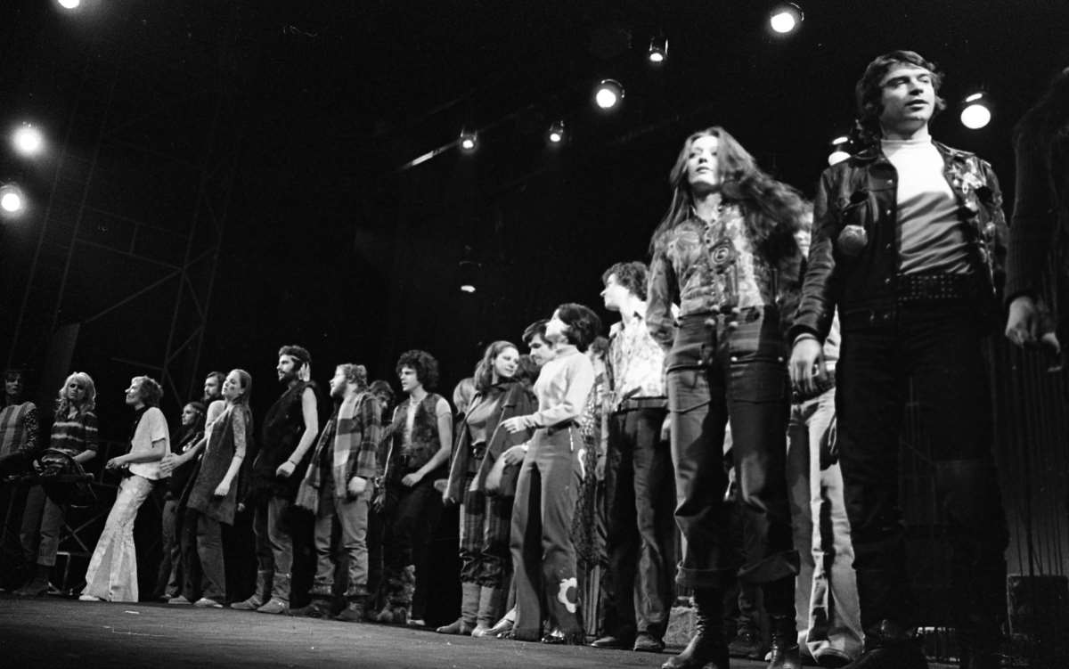 A Képzelt riport egy amerikai popfesztiválról eredeti előadása a bemutatás évében, 1973-ban