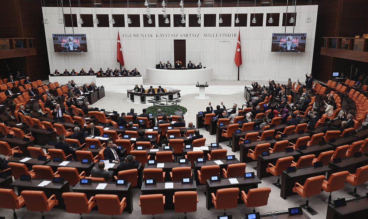 A török parlament megszvazta Finnország NATO-csatlakozását.