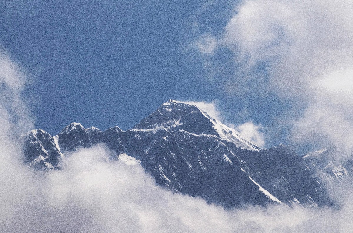 Mount Everest csúcsa, ahonnan már nem tér vissza Suhajda Szilárd