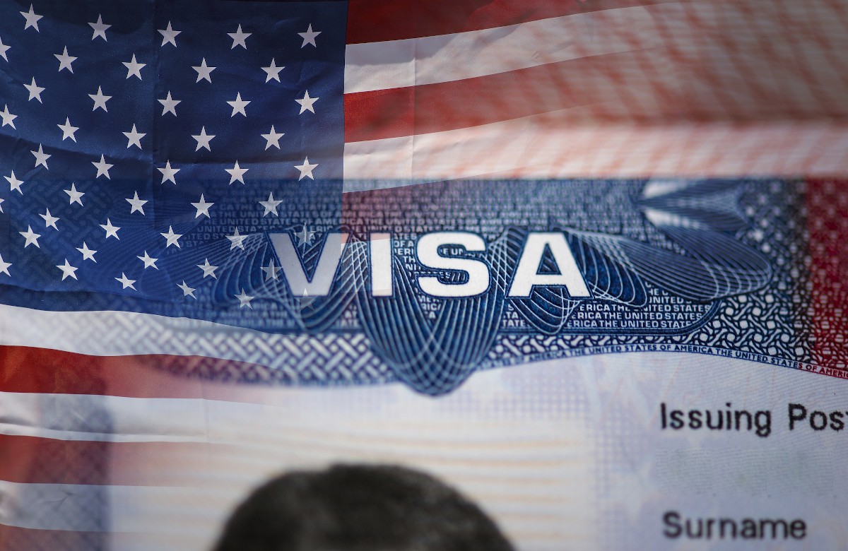 Az amerikai vízum egy részlete erős nagyításban