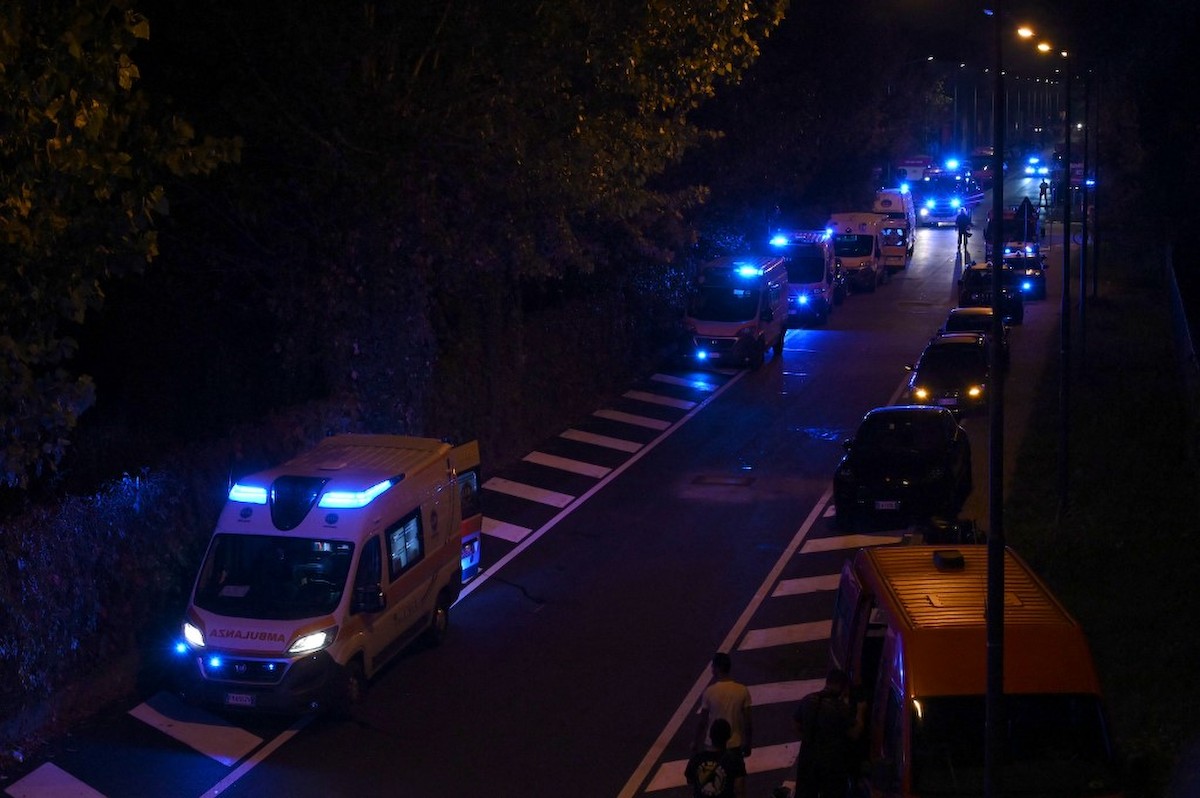 A helyszínre több mentőautó érkezett ki. A vasúti forgalmat Mestre és Velence között leállították.