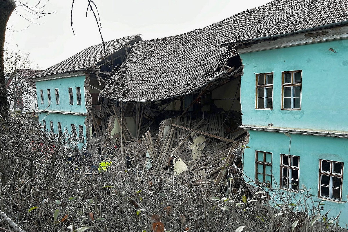 A Tamási Áron Gimnázium diákotthonának összeomlott épületrésze Székelyudvarhelyen 2023. december 18-án.