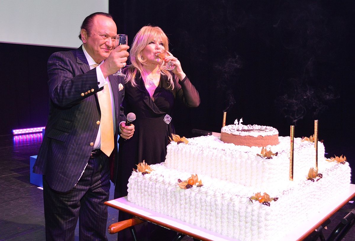A 75 éves Korda György születésnapi tortája.