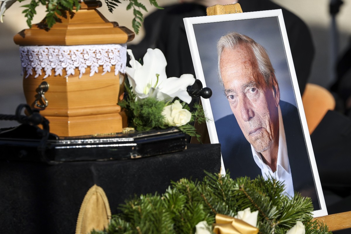 Benedek Miklós ravatala