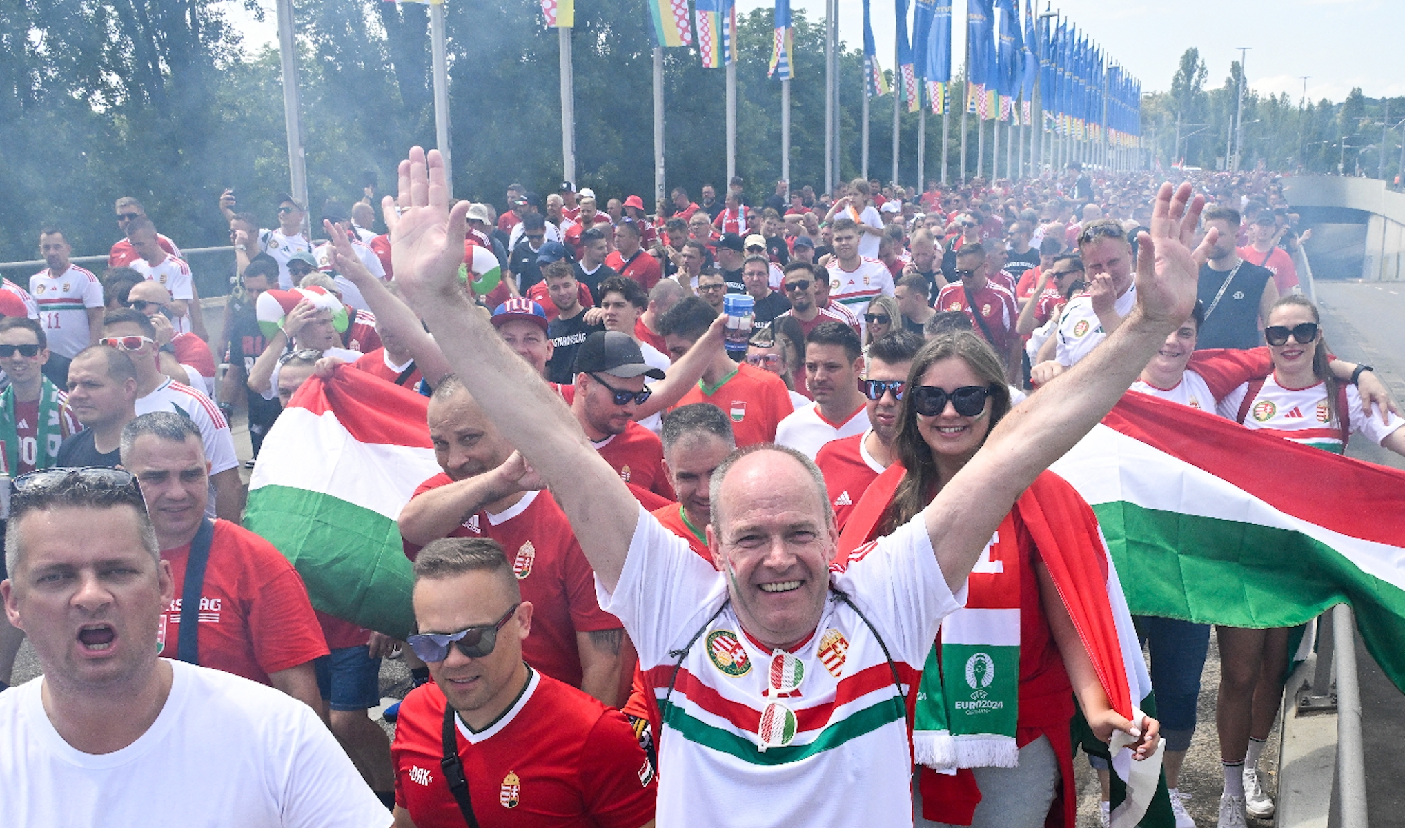 EURO-2024 - A magyar szurkolók vonulása Stuttgartban