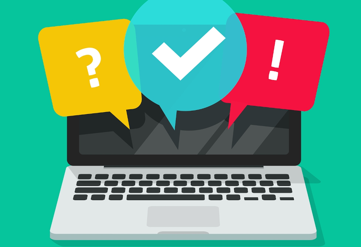 Egy laptop monitorján feltűnő írásjelek