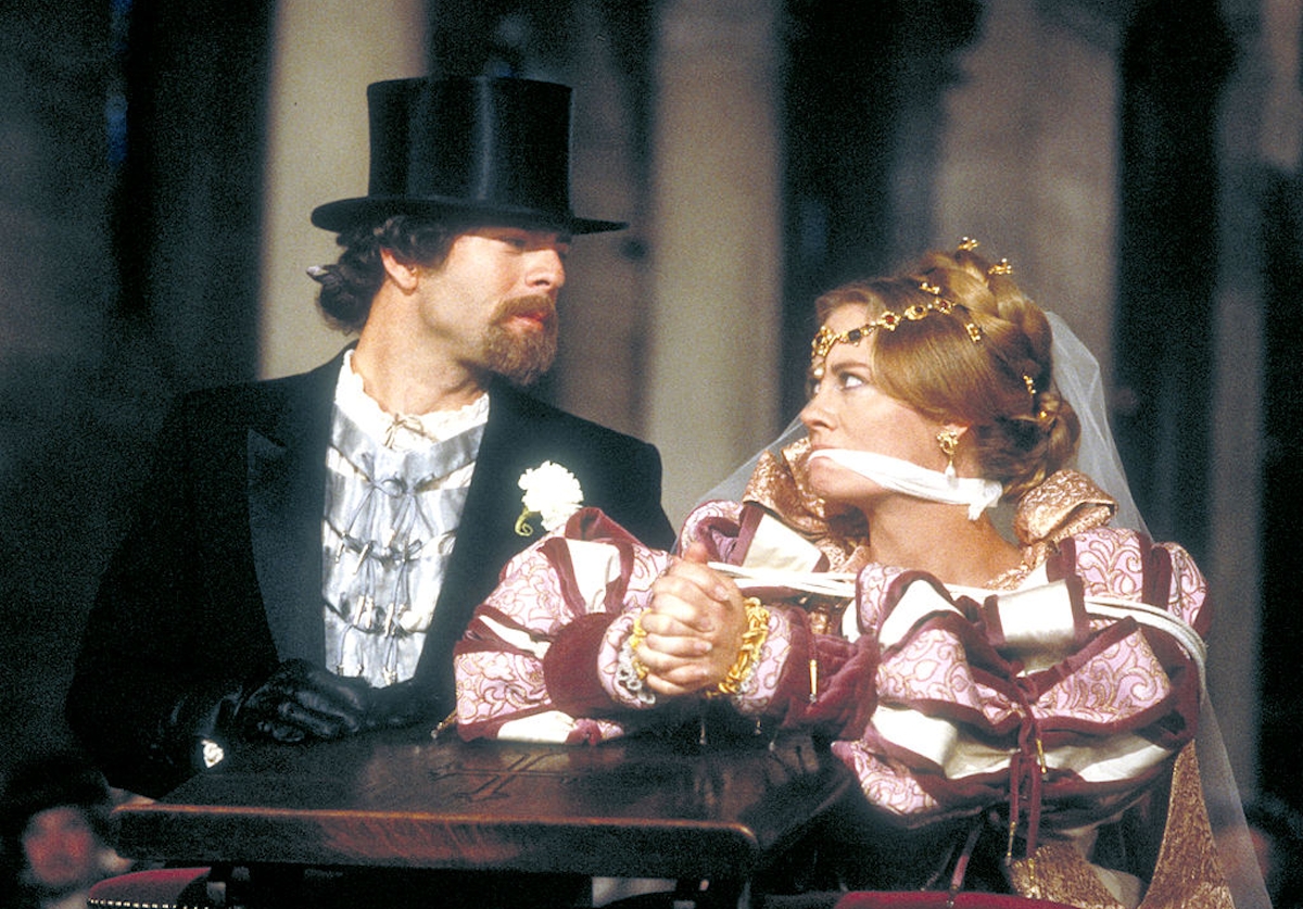 MOONLIGHTING - Startlap