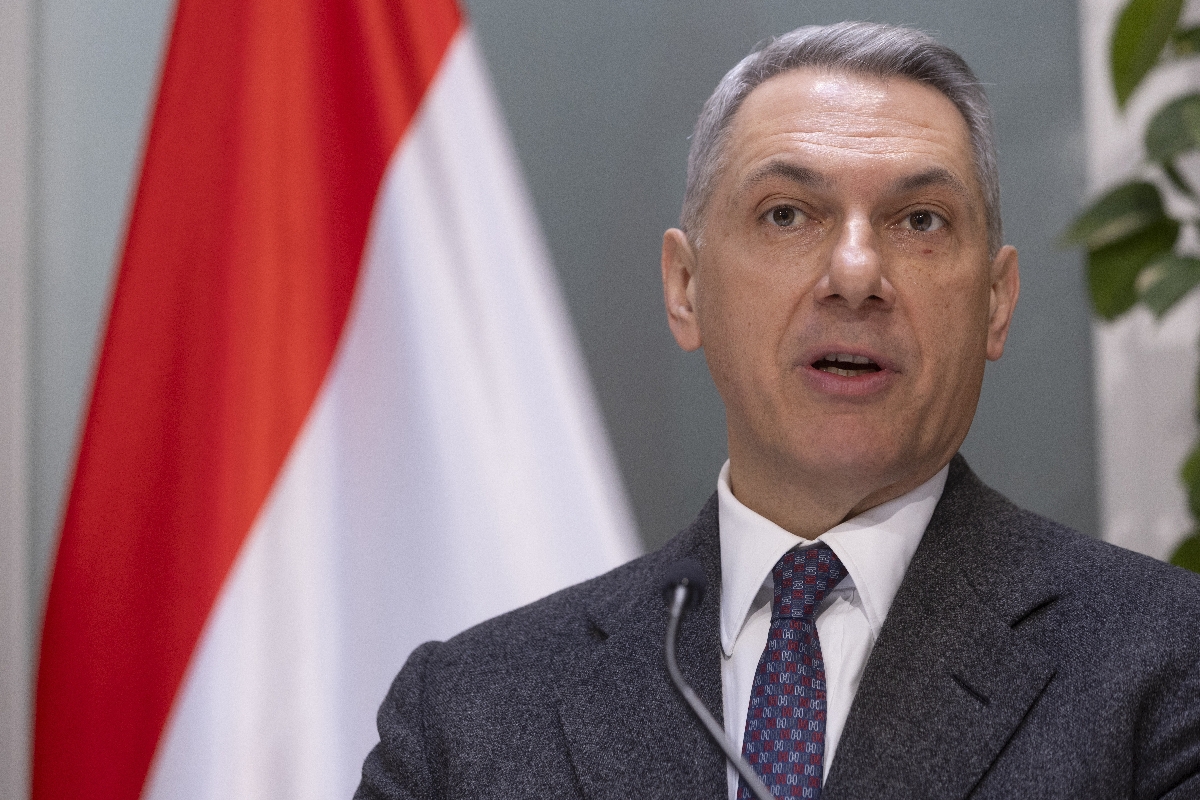 Lázár János építési és közlekedési miniszter