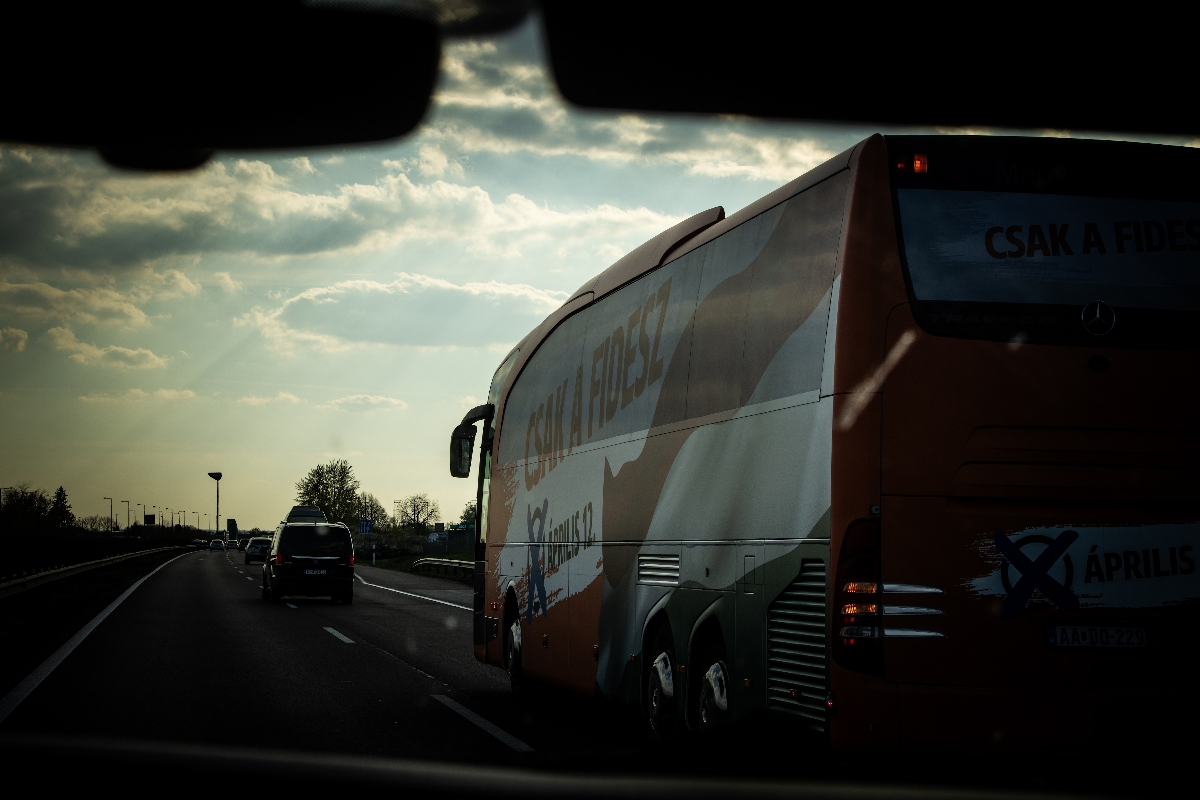 A Fidesz kampánybusza