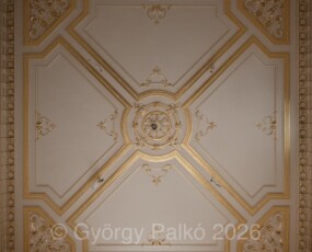 képcím