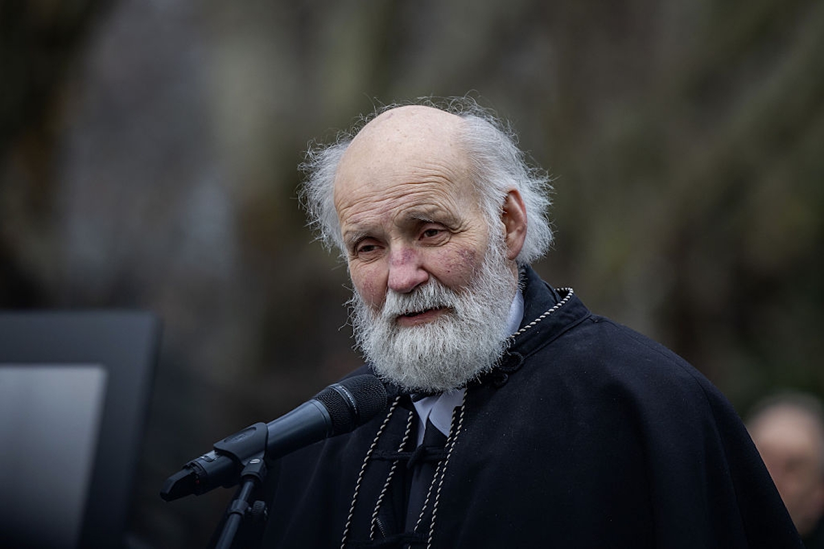 Iványi Gábor Tarr Béla temetését celebrálja