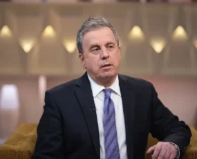 képcím