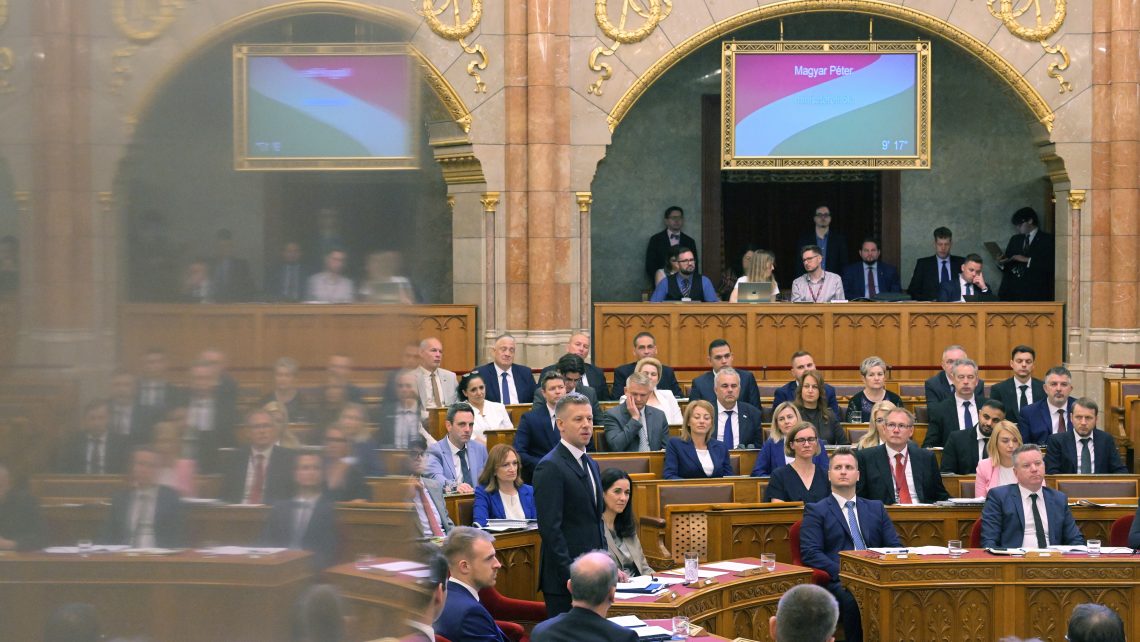 Megszavazták: nem lehet többé gyűlölködő plakátokat kitenni
