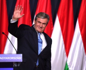 képcím