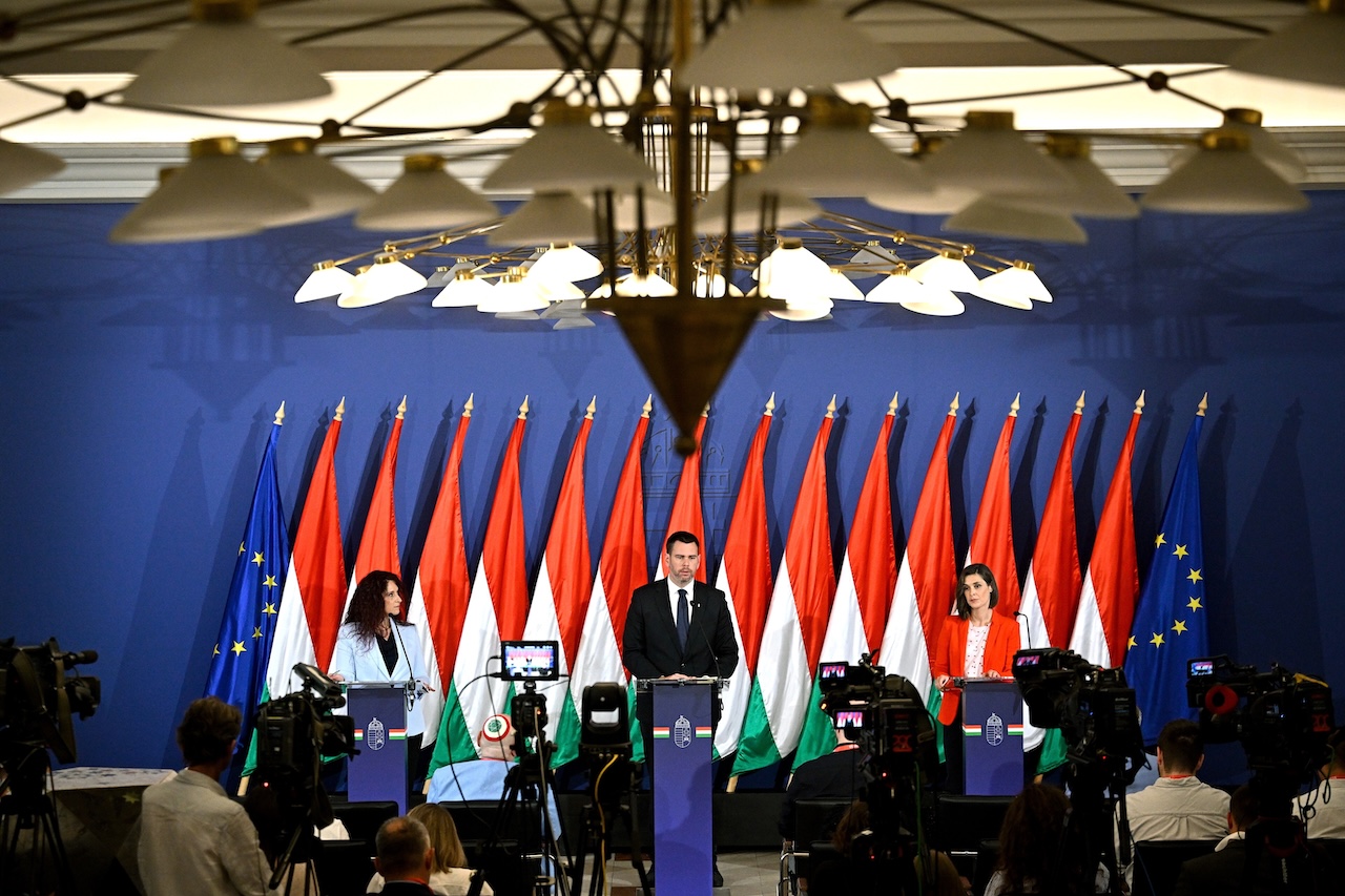 Vitézy Dávid és a kormányszóvivők
