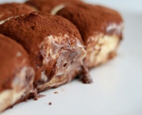 képcím