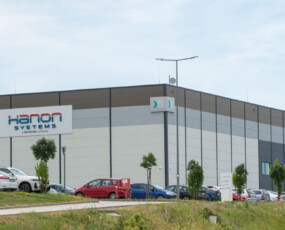 képcím