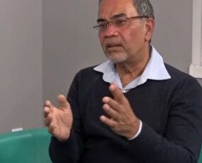 képcím