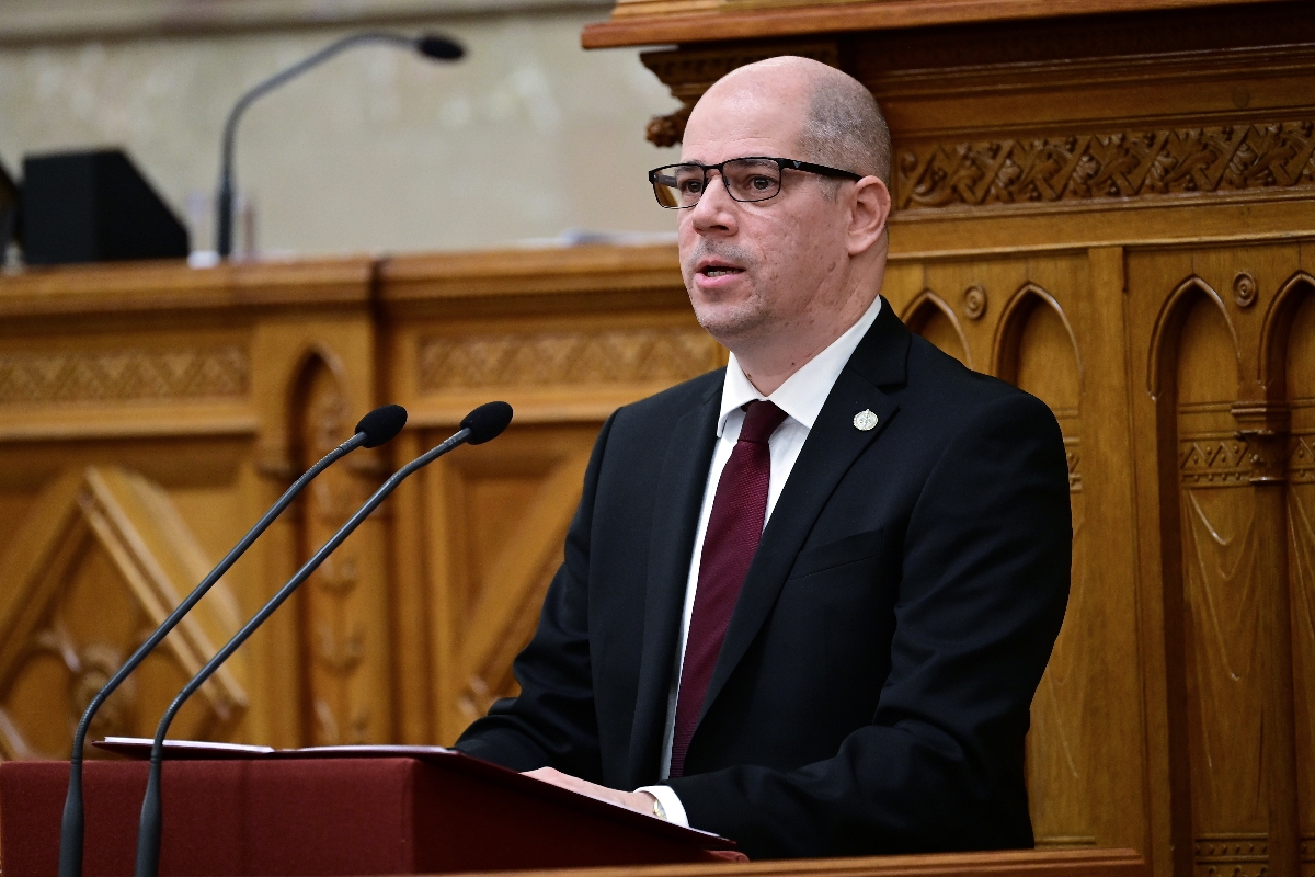Lemondott a legfőbb ügyész