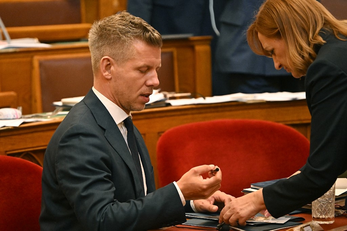 Magyar Péter miniszterelnök a parlamentben.