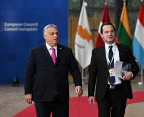 képcím