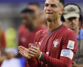 képcím