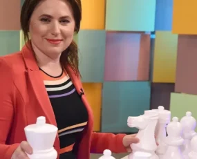 képcím