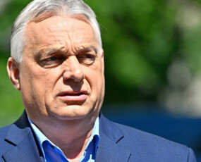 képcím