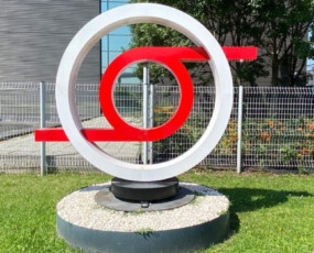képcím
