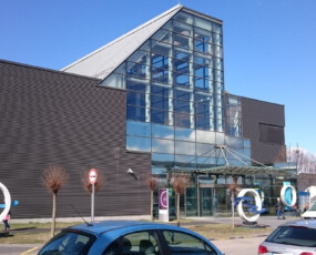 képcím