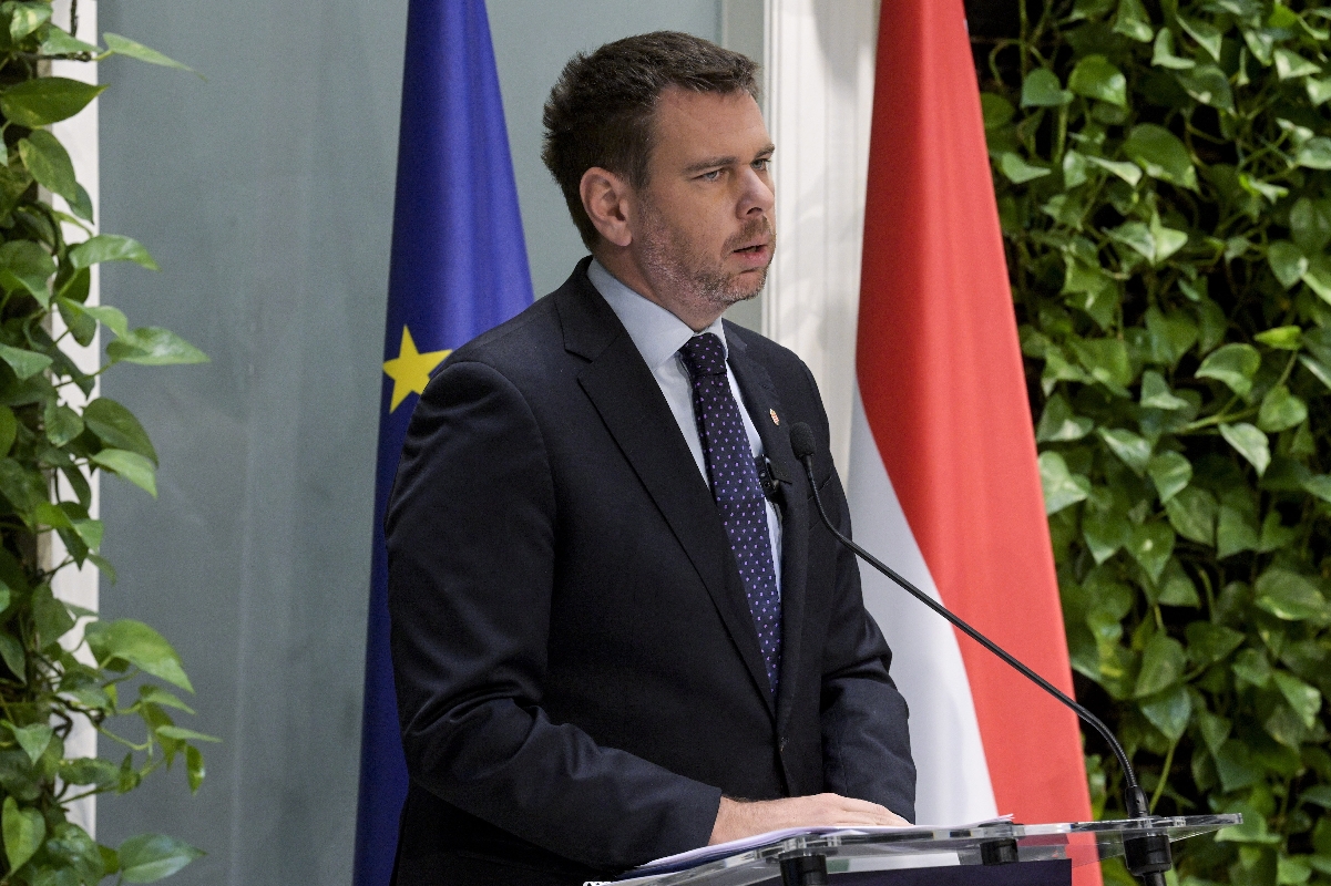 Vitézy Dávid közlekedési és beruházási miniszter
