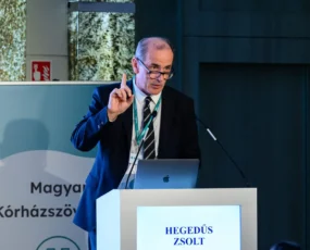 képcím