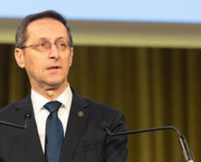 képcím