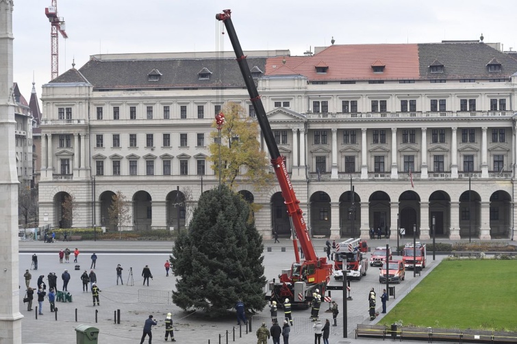 Országház karácsonyfa Budapest