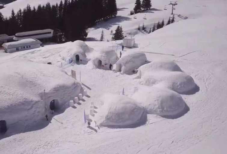 Az Alpeniglu Dorf jégházai.